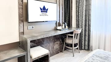 Double Room | Minibar, in-room safe, free WiFi, bed sheets