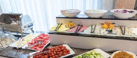 Breakfast, lunch and dinner served