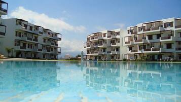 Superior-huoneisto, 2 makuuhuonetta, tupakointi sallittu | Ulkouima-allas