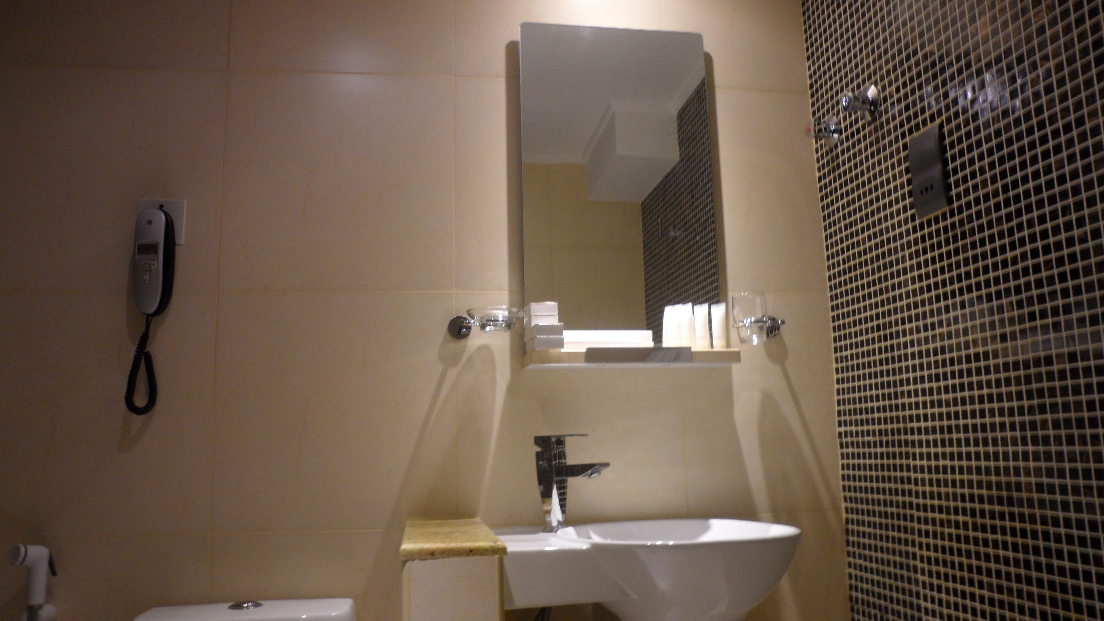 standard twin room | bathroom | shower, free toiletries, hair dryer, slippers