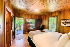 Cabin (Mountain View 2) | Premium bedding, pillow-top beds, soundproofing, iron/ironing board - Historic Tapoco Lodge Resort (Robbinsville)