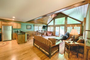 Cabaña (White Oak 1) | Área de sala de estar