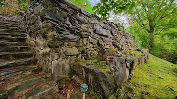 Cabin (Overlook 2) | Terrace/patio