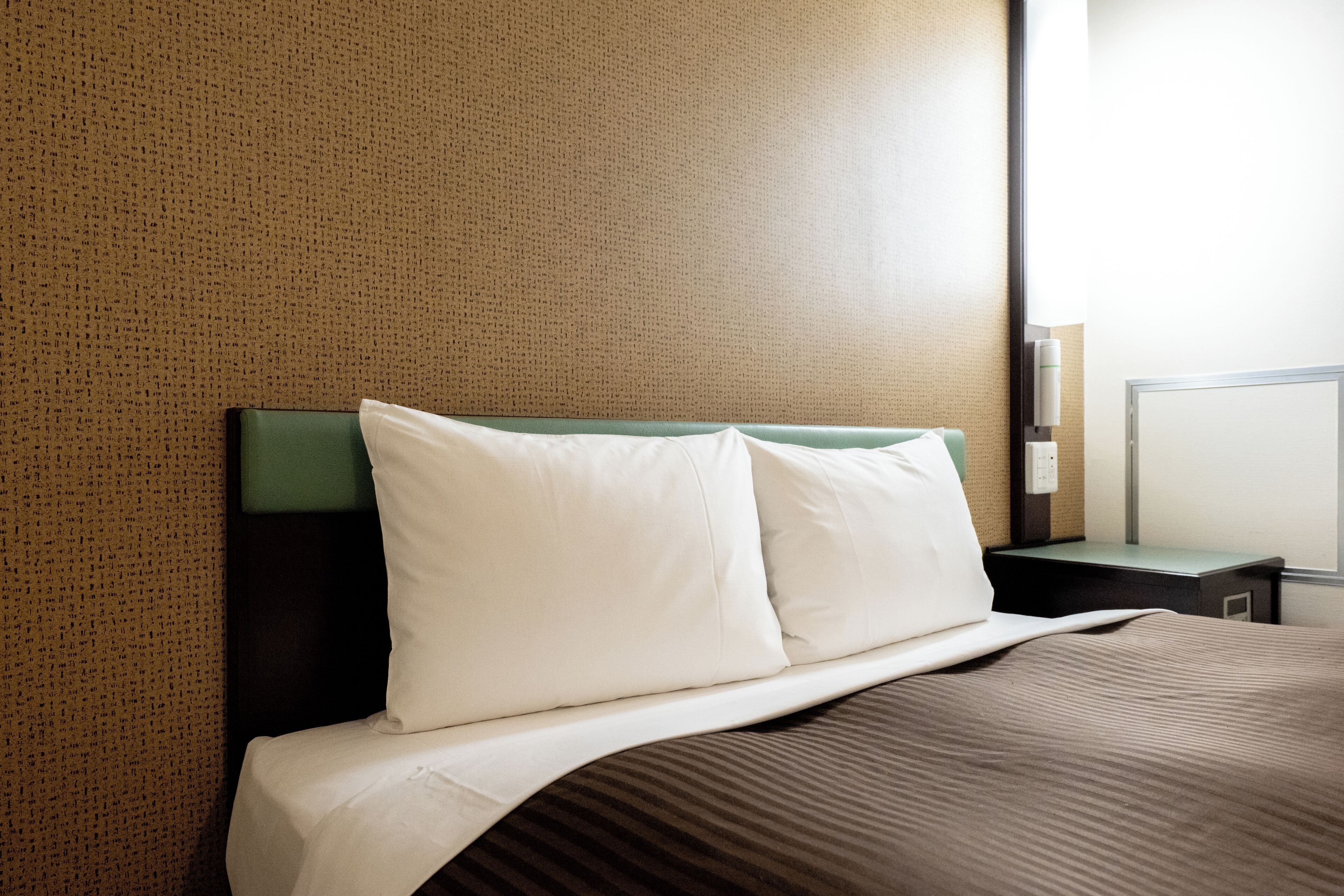 1 bedroom, down duvets, desk, iron/ironing board