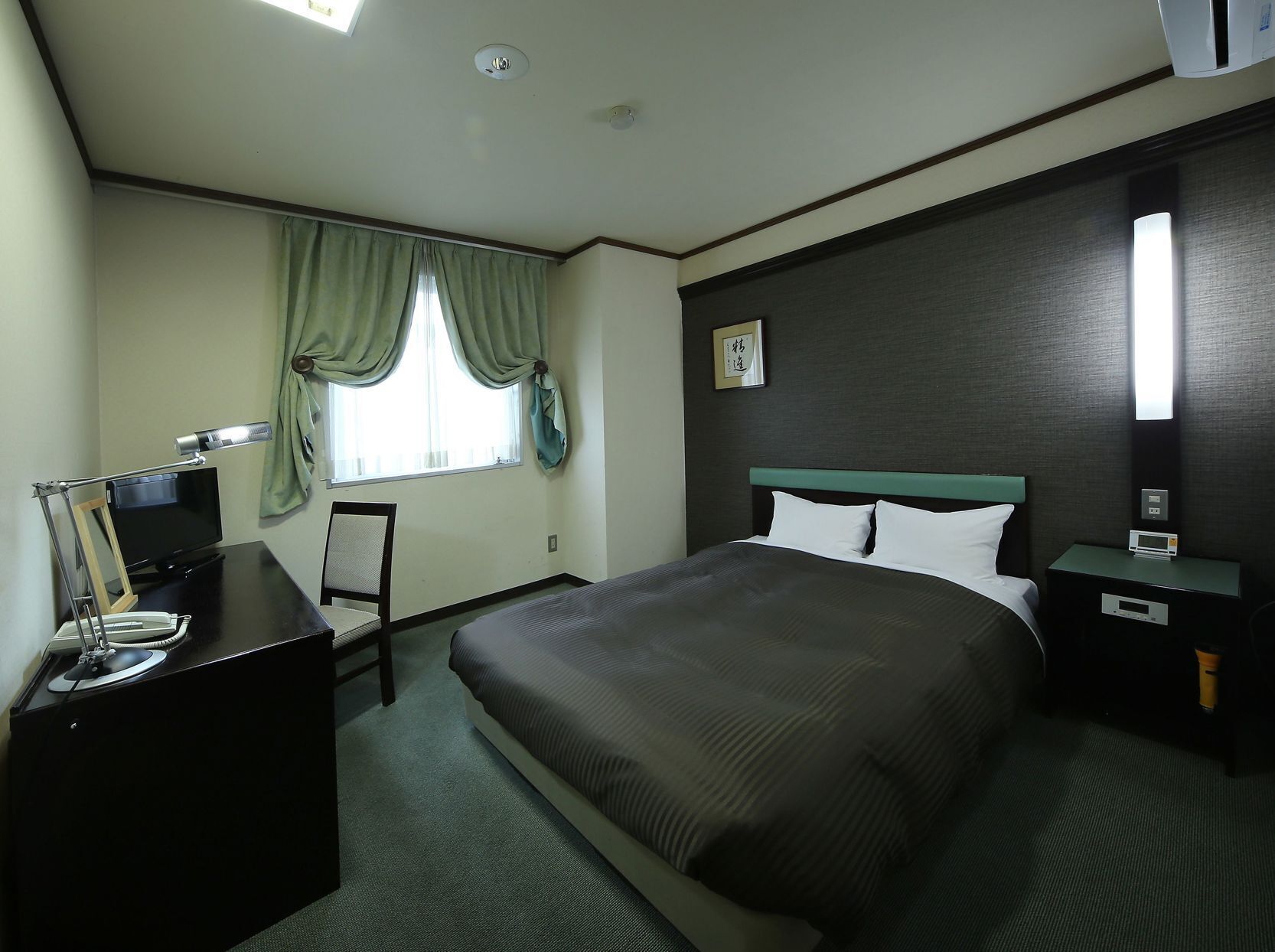 Down duvets, desk, iron/ironing board, free WiFi