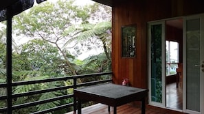 Maison familiale, 3 chambres, cuisine | Balcon