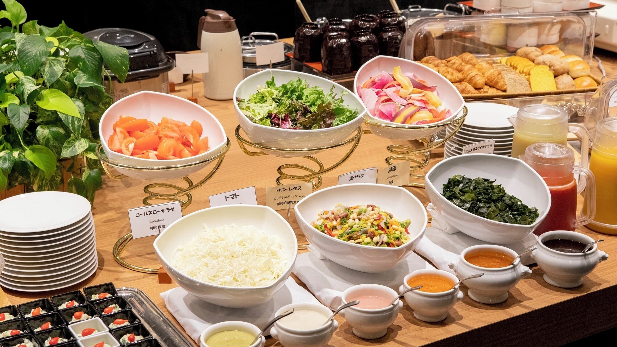 daily buffet breakfast (jpy 2600.00 per person)