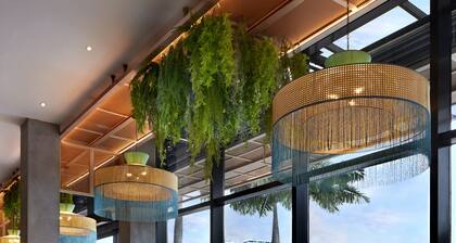 Momentus Hotel Alexandra