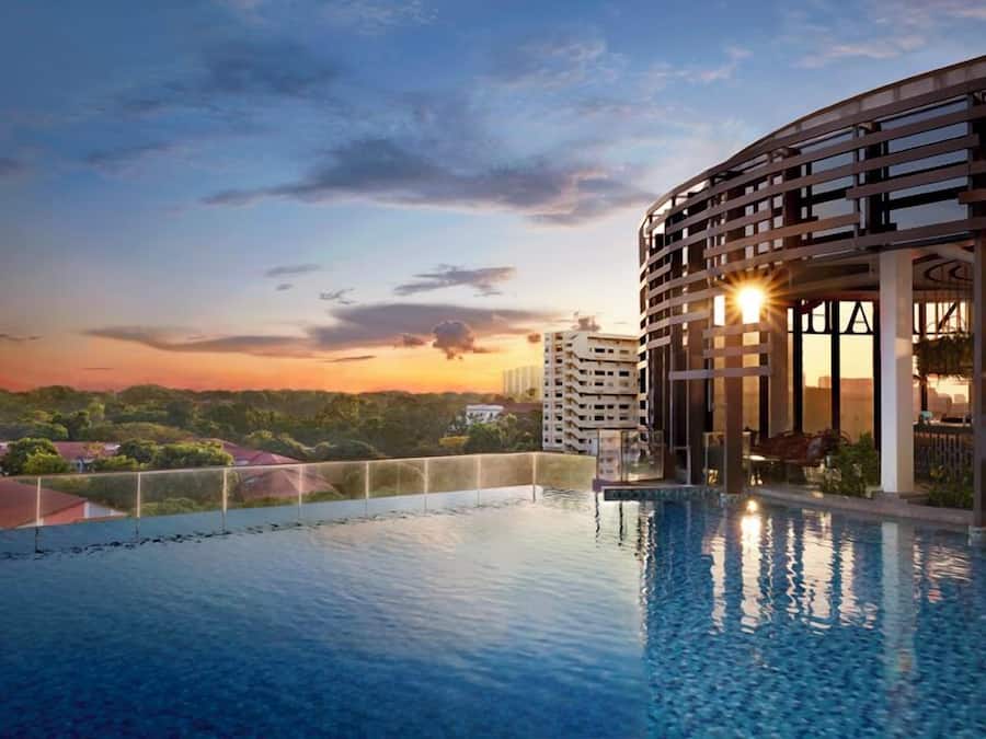 Outdoor pool, pool umbrellas, sun loungers