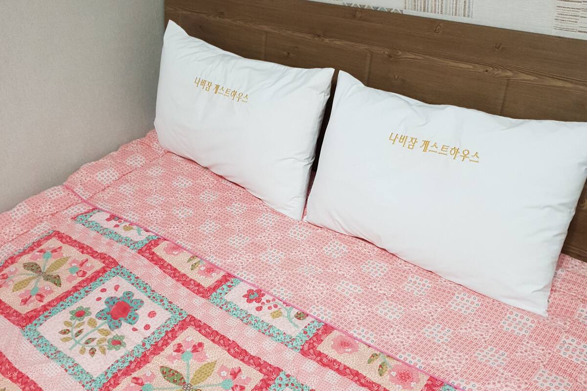 double room | premium bedding, individually decorated, individually furnished