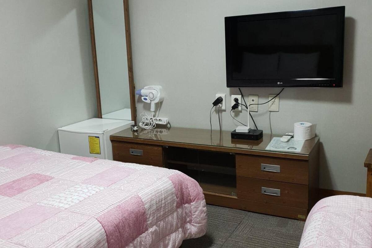 premium bedding, individually decorated, individually furnished