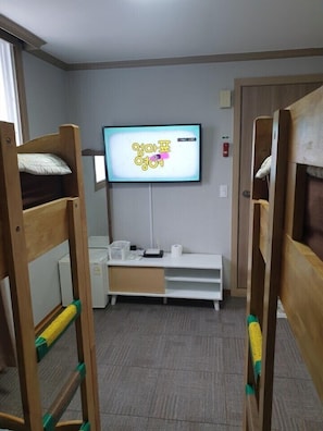 Family Room | Premium bedding, individually decorated, individually furnished - Nabijam Motel (Yeosu)