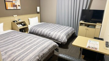 办公桌、免费 WiFi、床单