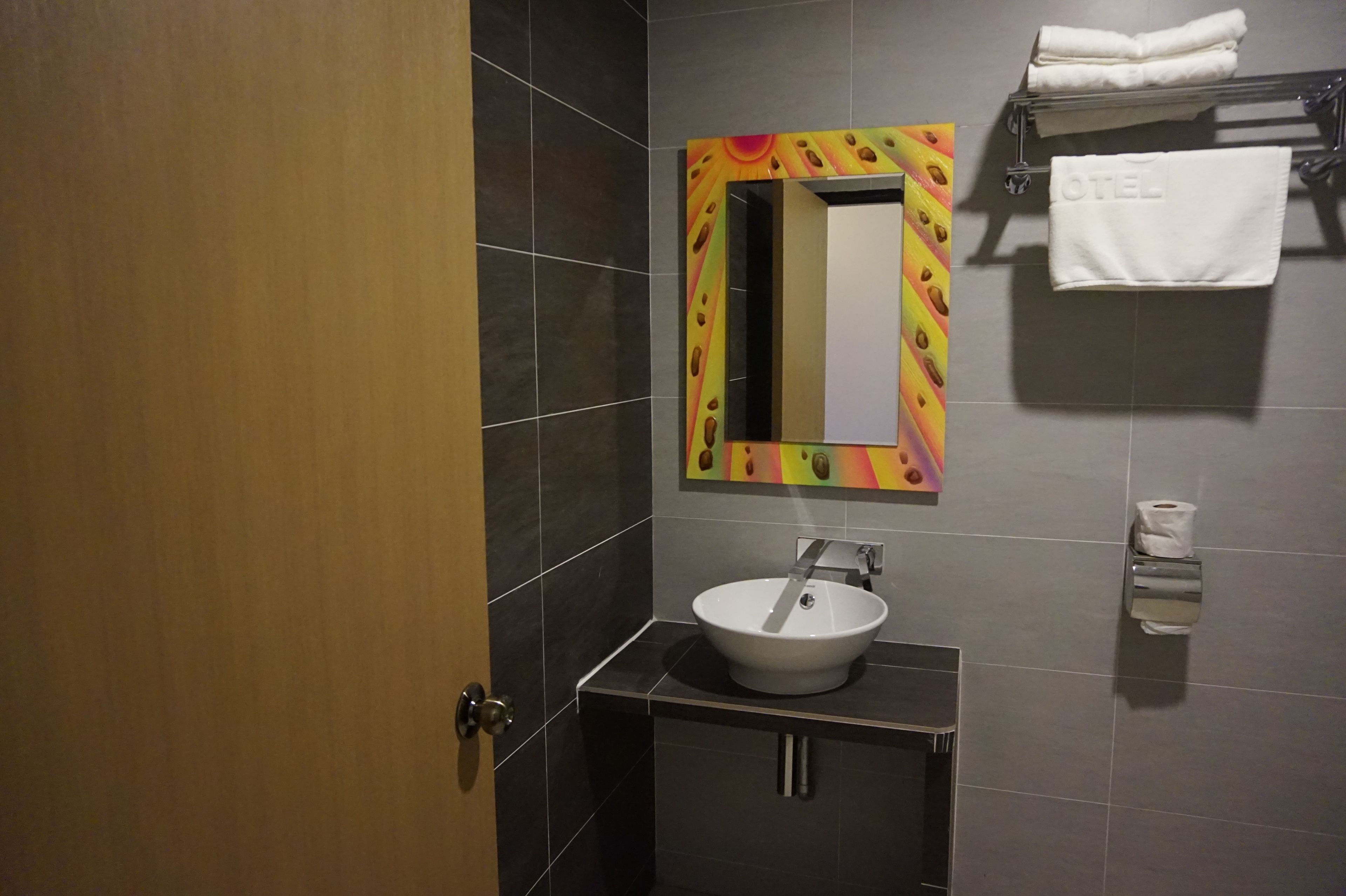 standard twin room | bathroom | shower, free toiletries, hair dryer, bidet