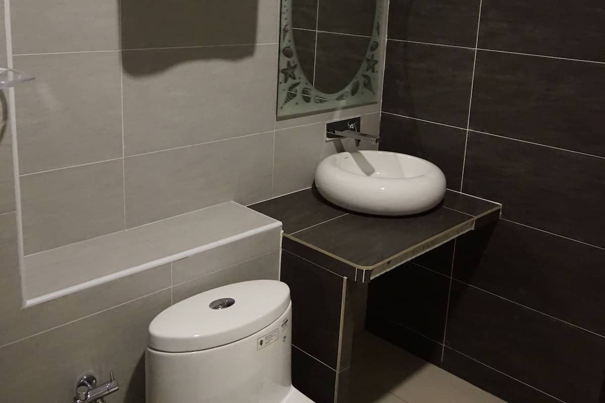 superior twin room | bathroom | shower, free toiletries, hair dryer, bidet