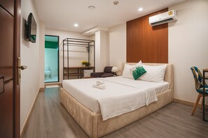 Executive Double Room, 1 Queen Bed - Hoang Phi Hotel (Ho Chi Minh City)