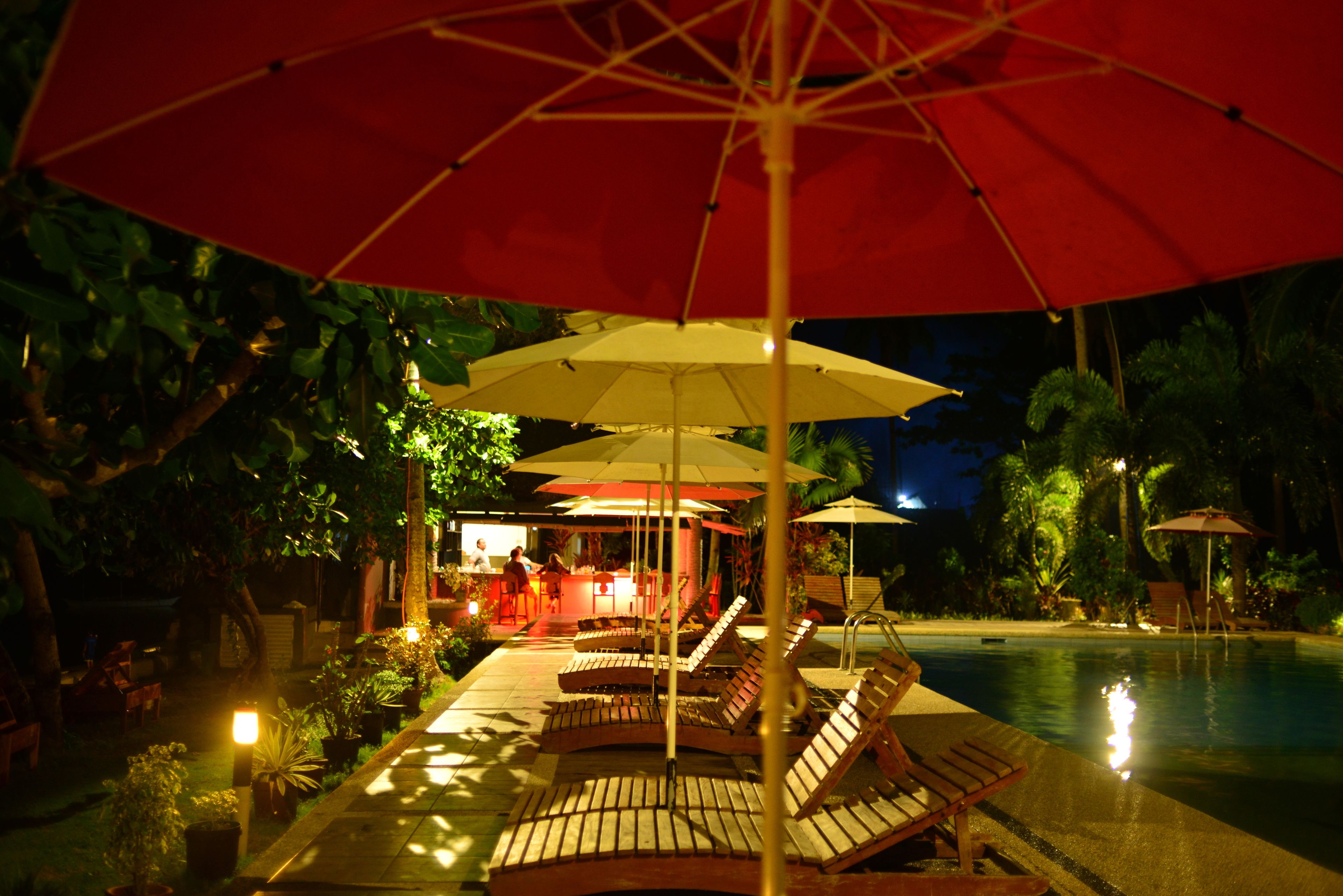 واجهة المنشأة - في المساء/الليل