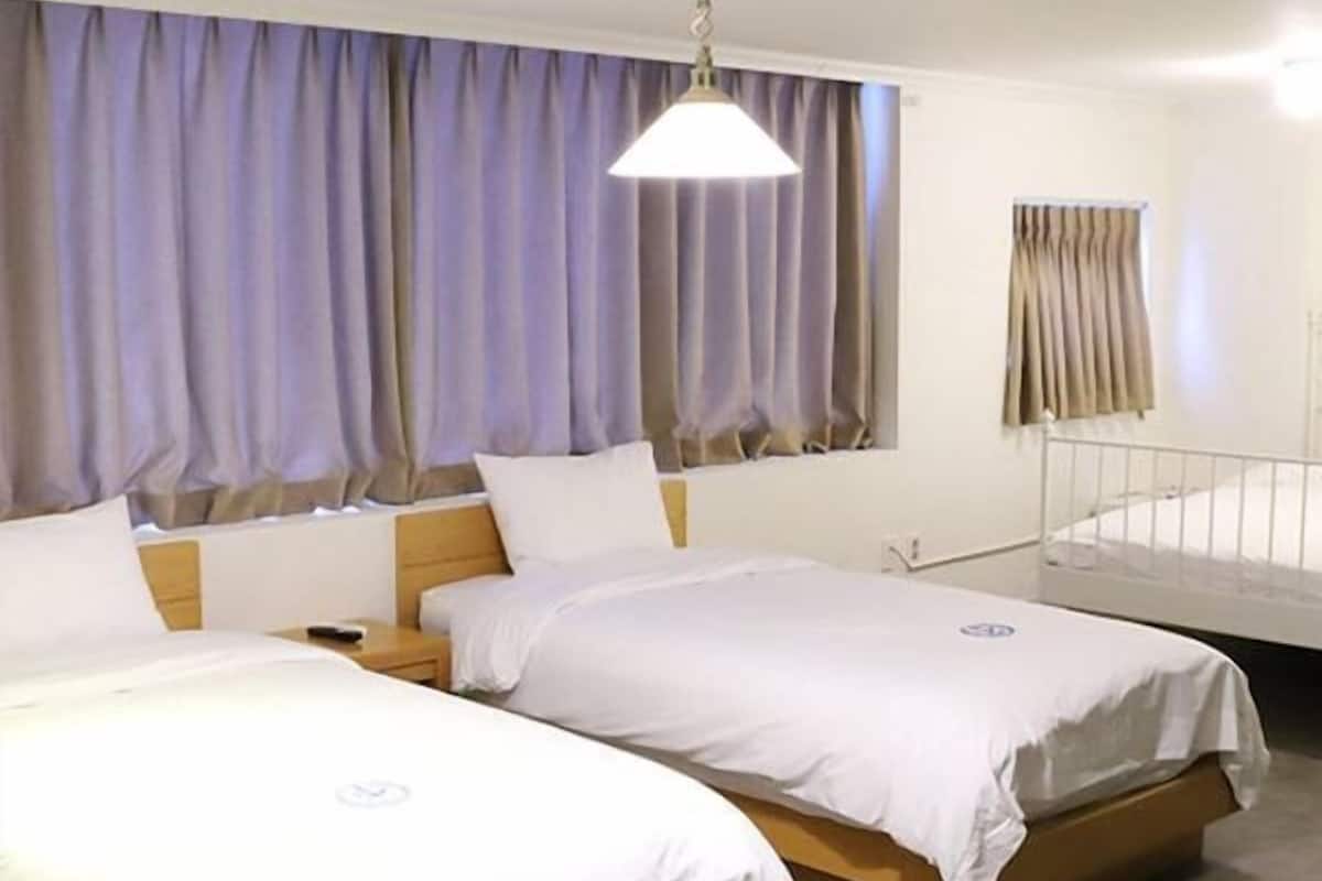 Egyptian cotton sheets, premium bedding, individually decorated