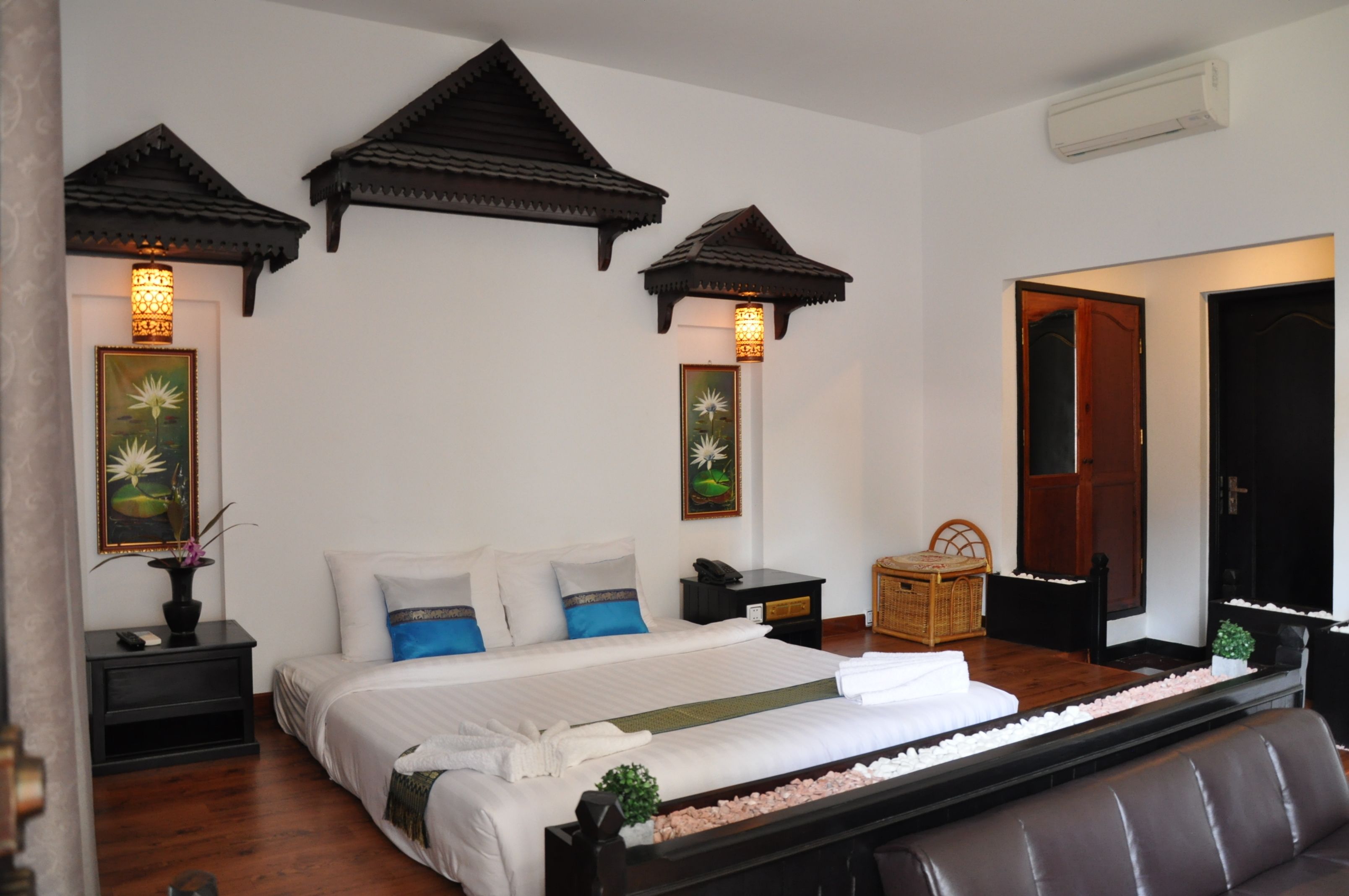 Suite | Premium bedding, in-room safe, desk, free WiFi