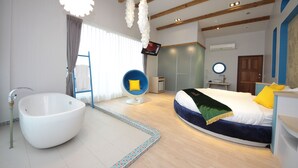 مغطس/حوض استحمام عميق