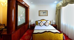 Suite | Minibar, coffres-forts dans les chambres, bureau, Wi-Fi gratuit