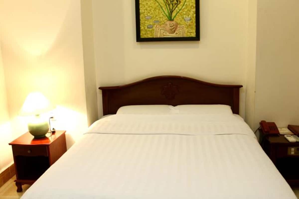Phòng đôi Tiêu chuẩn | Minibar, két bảo mật tại phòng, bàn