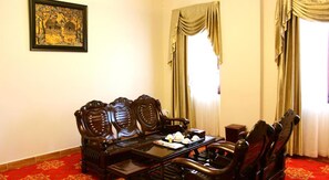 Deluxe Room | Minibar, in-room safe, desk, free WiFi - Tan Son Nhat Hotel (Ho Chi Minh City)