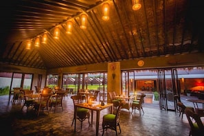 Lunch, dinner served; Thai cuisine, pool views