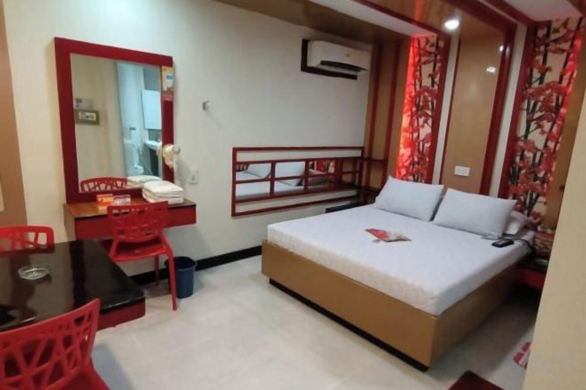 WiFi (free), bed sheets
