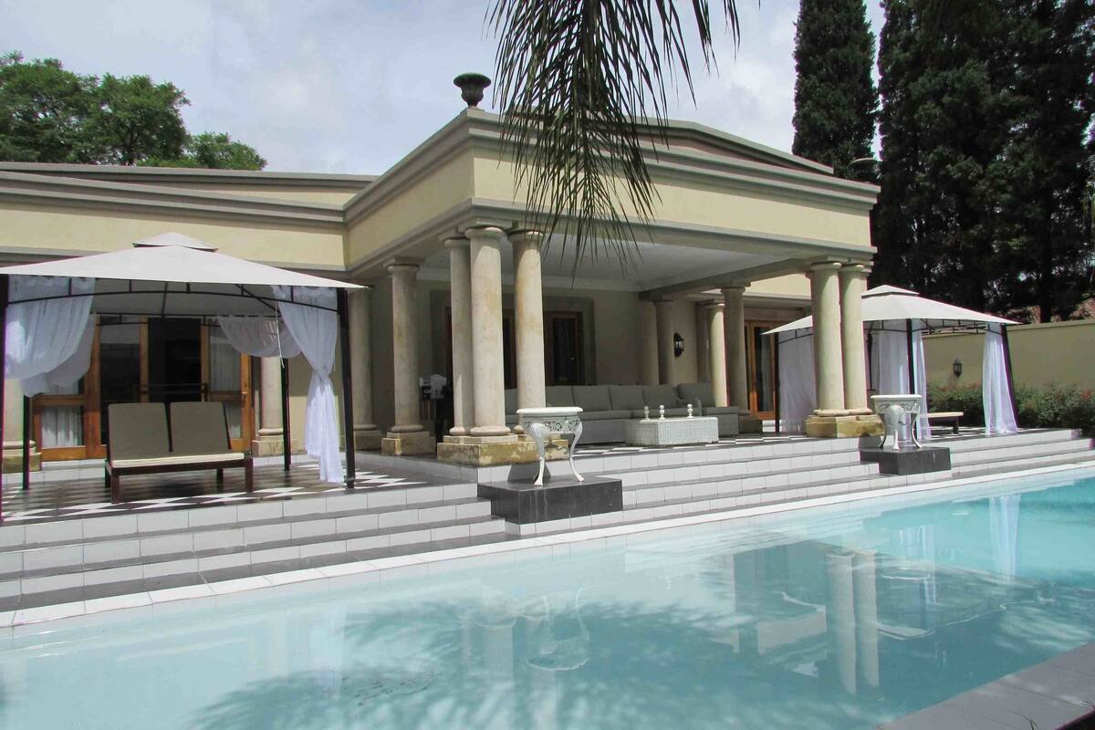 Superior-Villa, 3 Schlafzimmer | Pool | 2 Außenpools