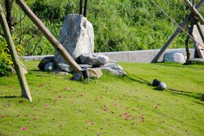 Courtyard - Ashore 196 (Dongshan)