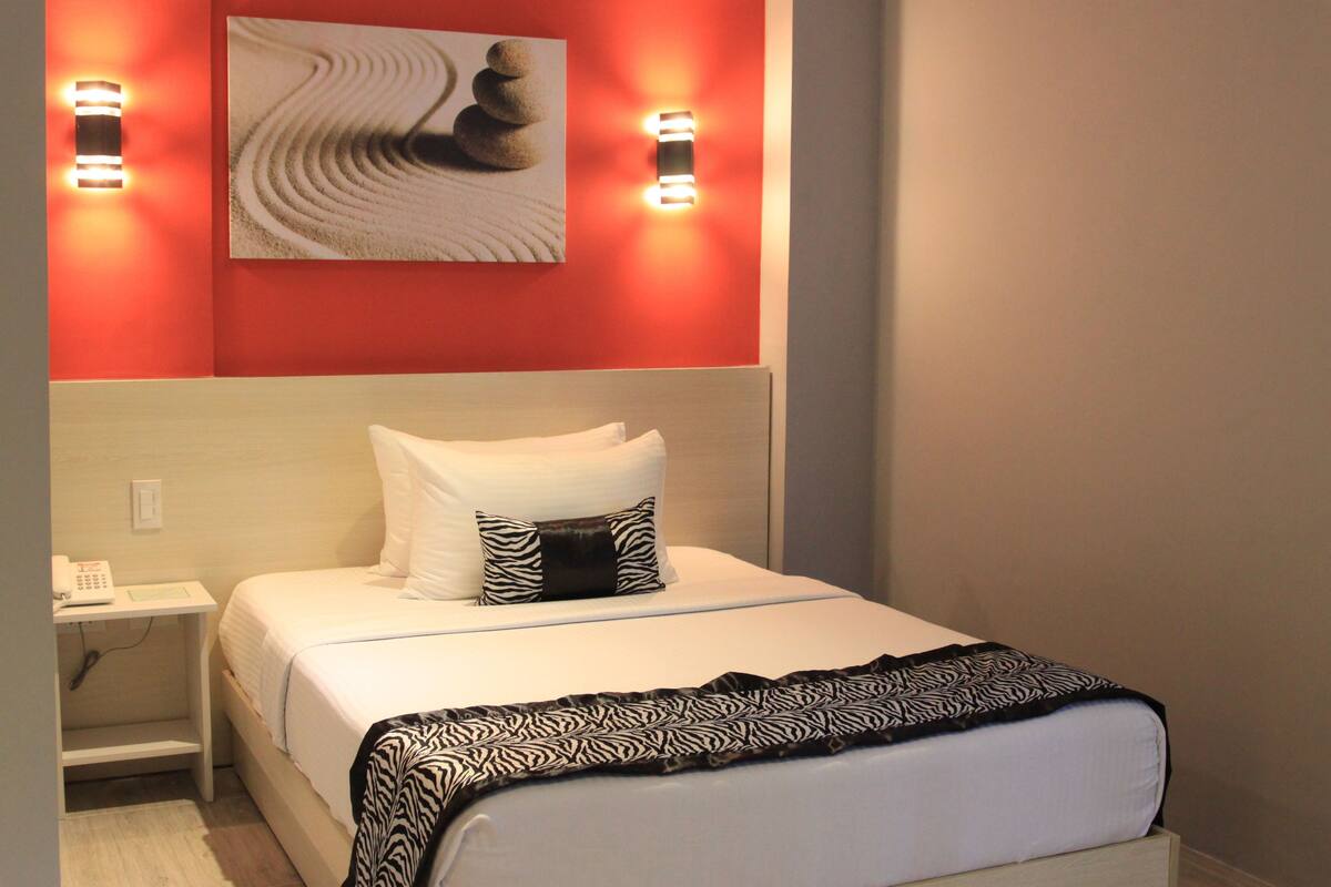 Superior Double Room | In-room safe, desk, bed sheets