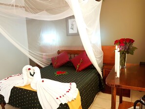 Premium bedding, in-room safe, desk, iron/ironing board