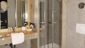 Deluxe Double Room | Bathroom | Shower, hair dryer, slippers, towels