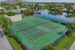 Sports court - Walk to the Beach/Pool 2/2 Newly Renovated Condo (Jupiter)