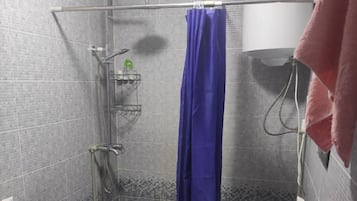 Quarto básico | Banheiro