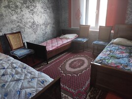 Basic Room | 3 bedrooms, iron/ironing board, free WiFi