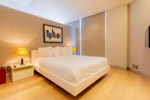 1 chambre, lit parapluie, Wi-Fi gratuit, draps fournis