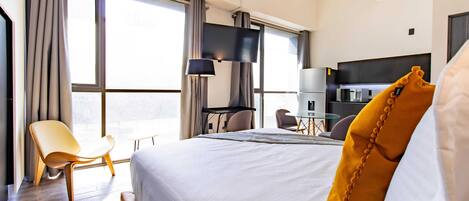 1 bedroom, in-room safe, desk, iron/ironing board