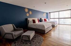 2 bedrooms, in-room safe, desk, iron/ironing board