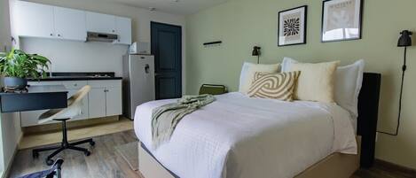 1 bedroom, in-room safe, desk, iron/ironing board