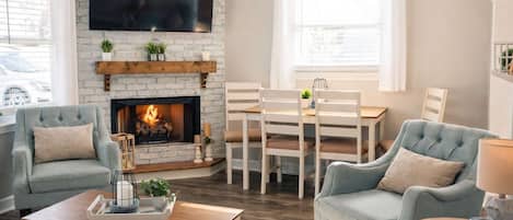 Televisión, chimenea