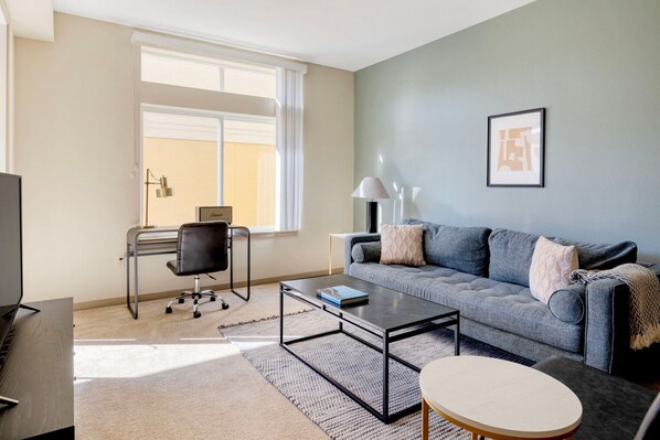 Fernseher, Stereoanlage