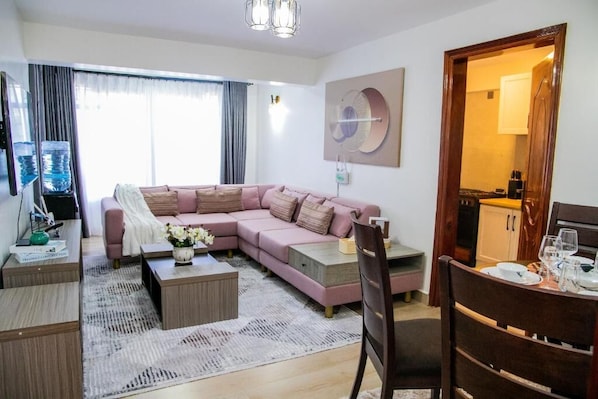 TV - Urban Bliss: Stylish Retreat in Nairobi's Westlands!!! (Nairobi)