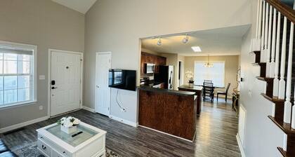 Convenient 4B/3b home & 2 car garage