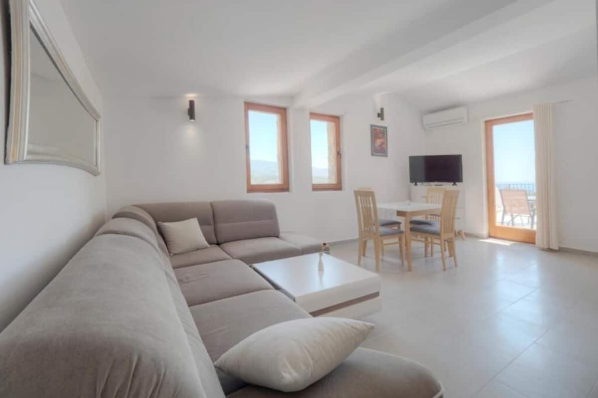 Classic Apartment | Living area | LCD TV