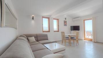 Classic Apartment | Living area | LCD TV