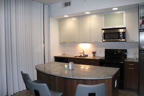 Private kitchen - Chef Kay's Modern Midtown Gem  (Atlanta)