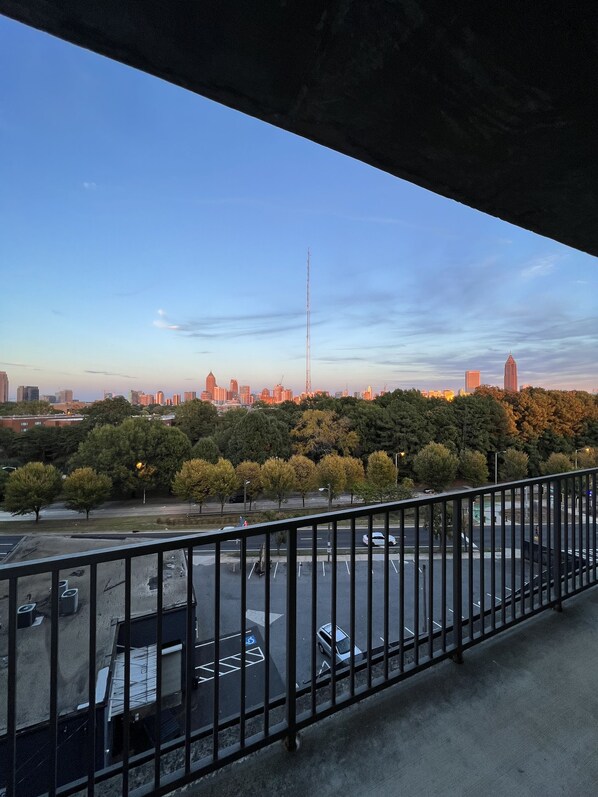 Property grounds - Chef Kay's Modern Midtown Gem  (Atlanta)