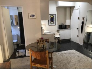 Interior - Paris 11: Appartement Entre République et Bastille (Paris)